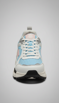 Versatile sneaker with quick-dry fabric